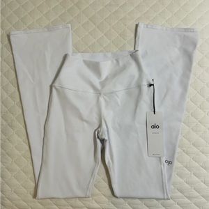 alo yoga bootcut leggings